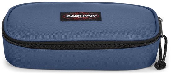 Trousse Eastpak bleue avec logo noir et fermeture éclair noire.