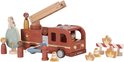 Houten brandweerwagen met ladder, poppetjes, boom, hydrant, vuurelementen en pionnen.