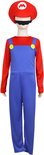 Paspop in Mario-kostuum met rode pet, snor, rode top en blauwe tuinbroek