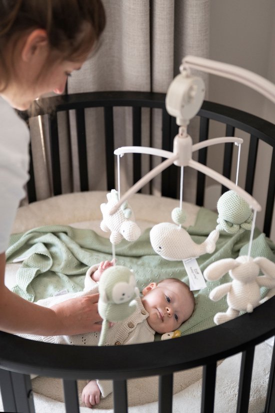 Baby's Only Muziekmobiel baby Animals - Boxmobiel - Laurel Green/Warm Linen - Gebreide figuurtjes - Muziek speelgoed - Melodie 'It's a small world' van Baby's Only — afbeelding 2