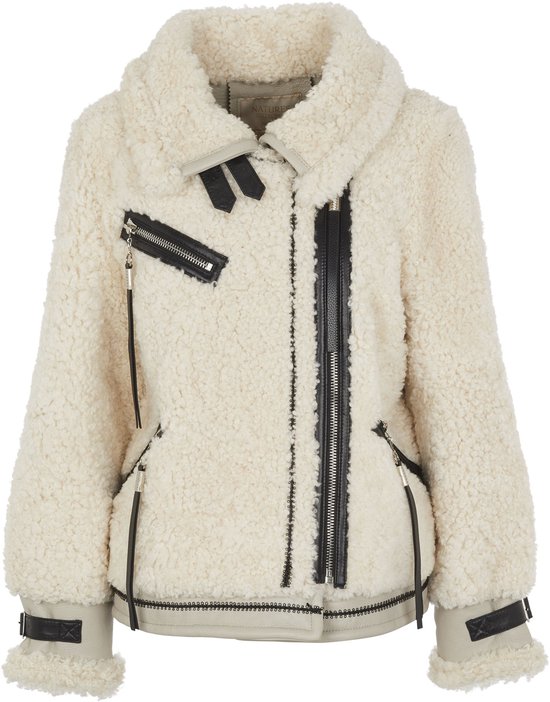 Veste en shearling crème avec fermetures éclair noires et détails en cuir, fermetures éclair asymétriques et boucles au col et aux poignets.