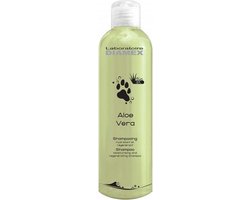 Hondenshampoo Diamex Aloë Vera - hondenshampoo tegen droge en schilferige huid - hydrateert en verzorgt de vacht -250 ml 1:8