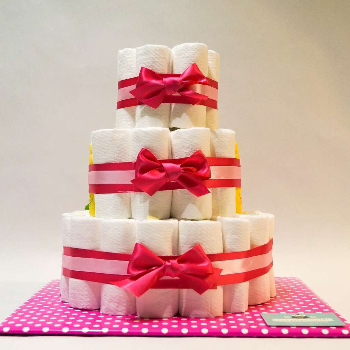 Goedkoopste Pampertaart - luiertaart - meisje - 3 laags - roze - mini Zwitsal 48 luiers maat 3