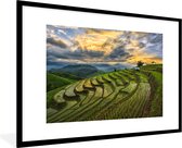 Fotolijst incl. Poster - Een prachtig wolkenveld boven de rijstvelden van Thailand - 120x80 cm - Posterlijst