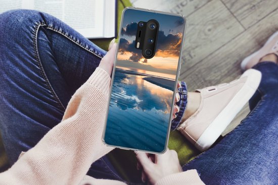 Telefoonhoesje Geschikt voor OnePlus 8 Pro hoesje - Zonsondergang bij de Nederlandse kust - Siliconen Telefoonhoesje Telefoonhoesje