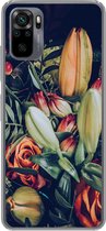 Geschikt voor Xiaomi Redmi Note 10 hoesje - Boeket - Stilleven - Bloemen - Planten - Rood - Siliconen Telefoonhoesje