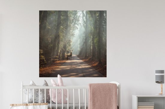 Sticker Muursticker Cerf - Cerf sur le chemin des inbos - 100x100 cm - Film adhésif autocollant - Sticker mural repositionnable XXL /