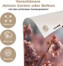 Tuinposter 120x90 cm met Schotse hooglander, bloemen, weerbestendig en UV-bestendig.