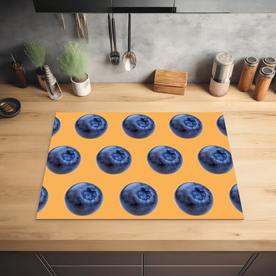 KitchenYeah® Inductie beschermer 70x52 cm - Blauwe bes - Oranje - Patroon - Kookplaataccessoires - Afdekplaat voor kookplaat - Inductiebeschermer - Inductiemat - Inductieplaat mat