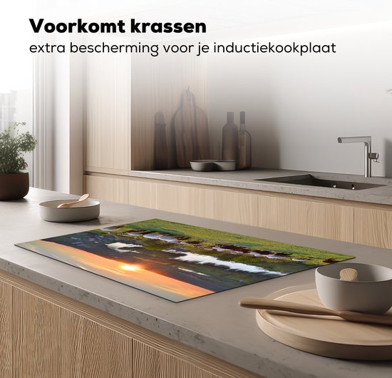 KitchenYeah® Inductie beschermer 81x52 cm - Zonsondergang in Normandië - Kookplaataccessoires - Afdekplaat voor kookplaat - Inductiebeschermer - Inductiemat - Inductieplaat mat