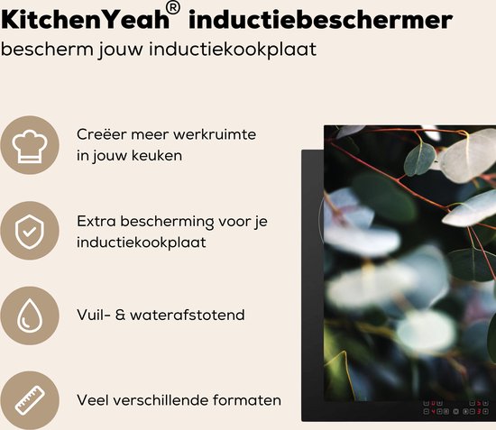 KitchenYeah® Inductie beschermer 76x51.5 cm - Eucalyptus bladeren aan takken - Kookplaataccessoires - Afdekplaat voor kookplaat - Inductiebeschermer - Inductiemat - Inductieplaat mat