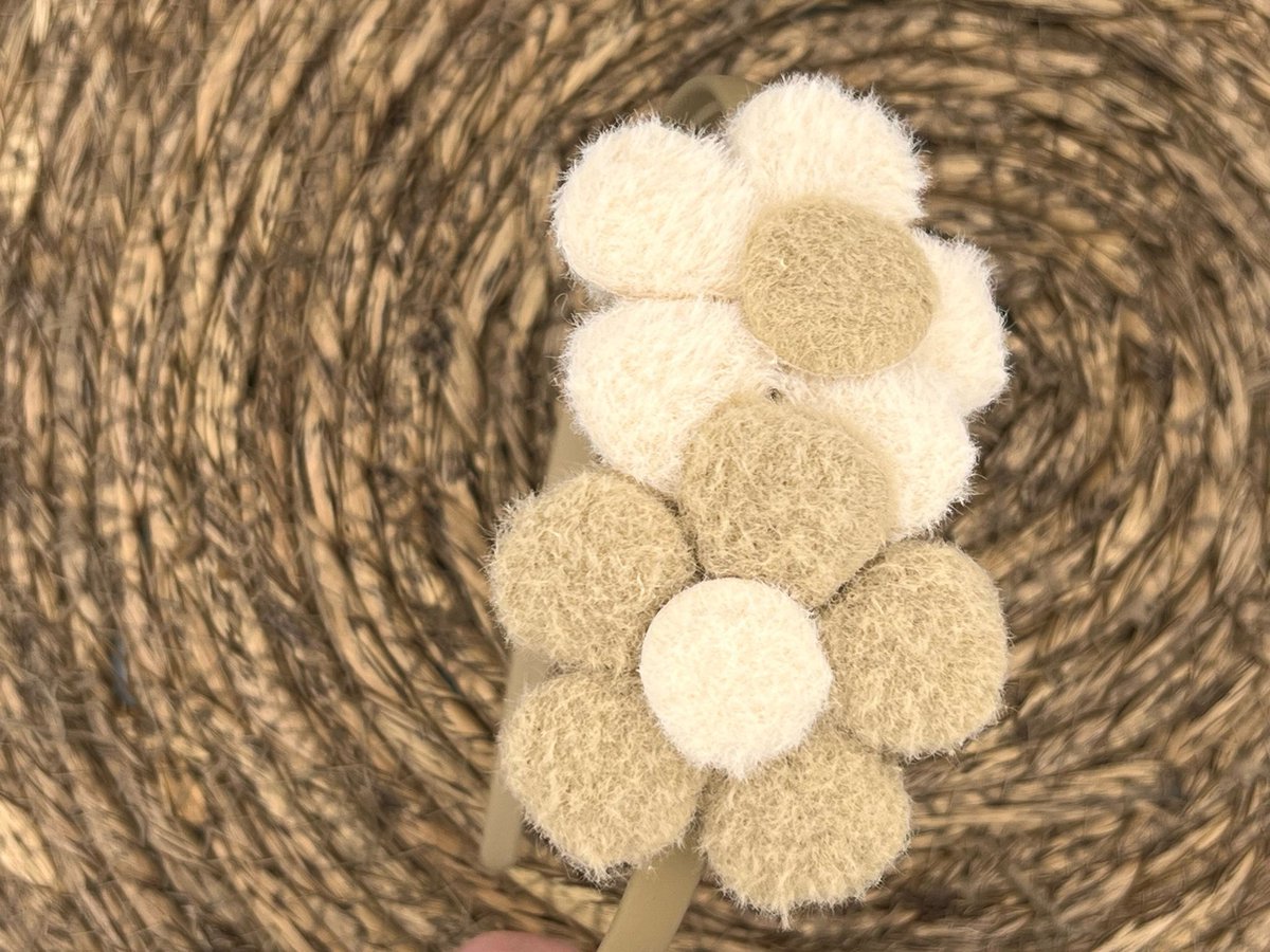 Diadeem wol flower - wollen furry bloemen - khaki kleur diadeem - beige/bruin