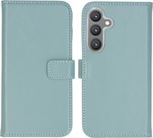 Selencia Hoesje Geschikt voor Samsung Galaxy S24 Hoesje Met Pasjeshouder - Selencia Echt Lederen Bookcase - lichtblauw