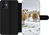 Bookcase Geschikt voor iPhone 12 Mini telefoonhoesje - Schapen - Wol - Sneeuw - Met vakjes - Wallet case met magneetsluiting