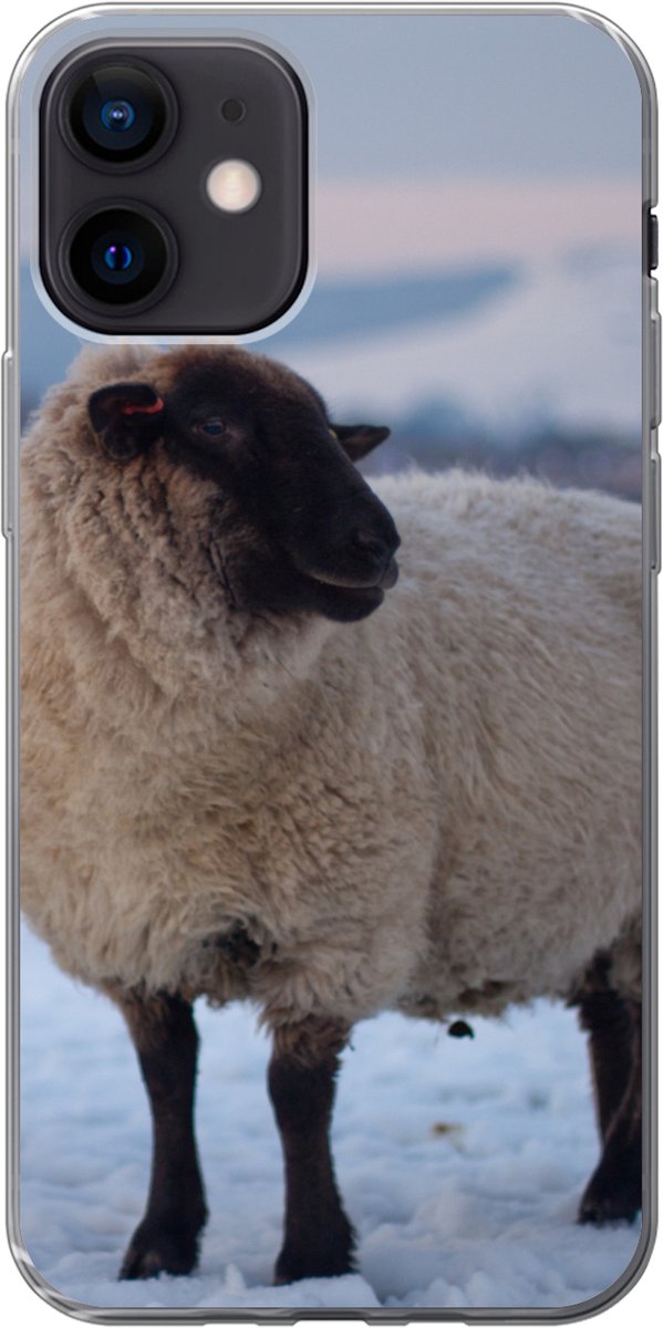 Telefoonhoesje Geschikt voor iPhone 12 hoesje - Schapen - Sneeuw - Berg - Siliconen Telefoonhoesje Telefoonhoesje