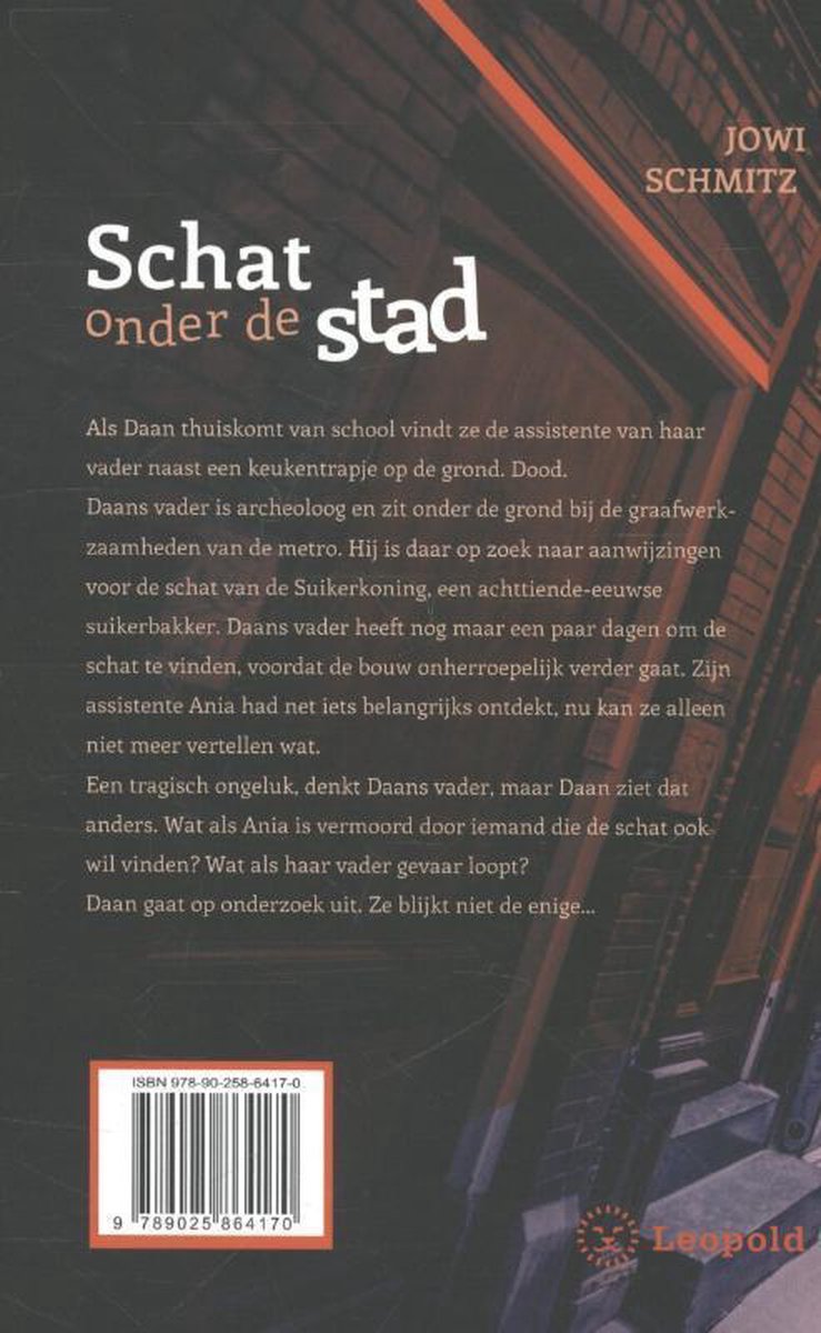 Achterkant van boekcover 'Schat onder de stad' met tekst en ISBN.