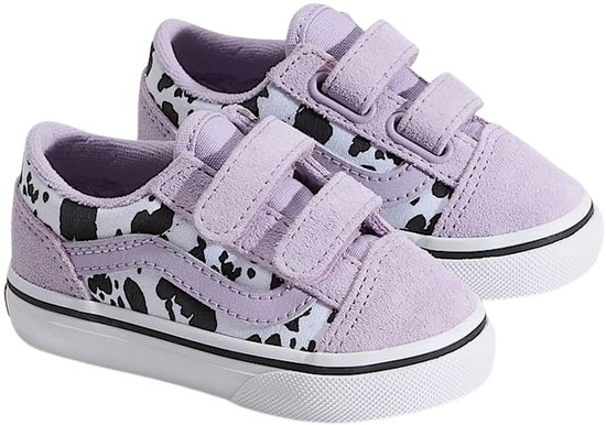 Paar paarse Vans Old Skool V sneakers met klittenbandsluiting en dalmatiërprint.