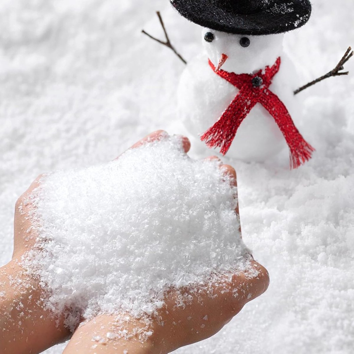 Kunstsneeuw 200 g per verpakking zacht en los herbruikbaar witte zachte decoratieve sneeuw geschikt voor kerstfeesten en feestdagen, bruiloften, winterdecoraties (ca. 1,9 liter)
