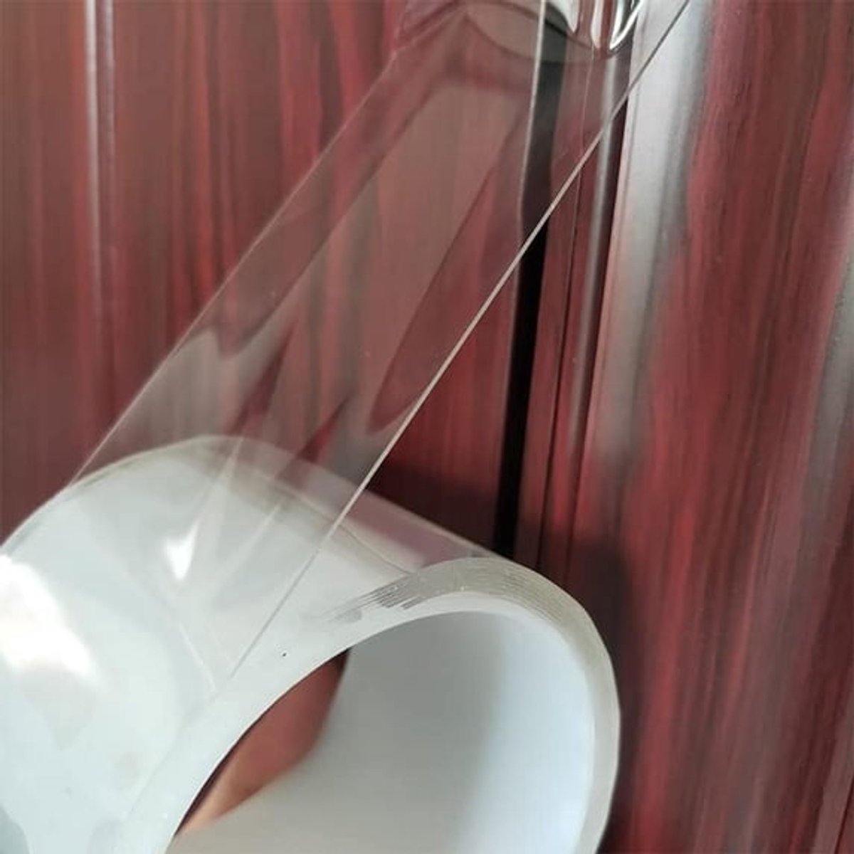 10 meter transparante winddichte afdichtingstape, geschikt voor ramen; transparante winddichte afdichtingstape, geschikt voor ramen; geschikt voor kieren van 5 cm breed in deuren, ramen en douchewanden.
