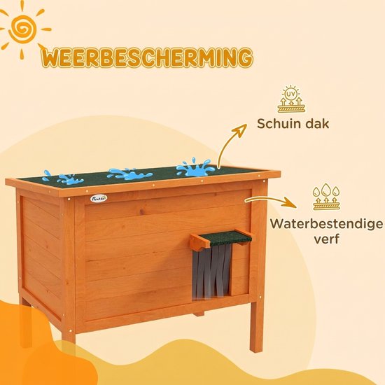 Oranje houten kattenhuis met weerbestendige verf en een schuin groen dak dat regen afvoert.