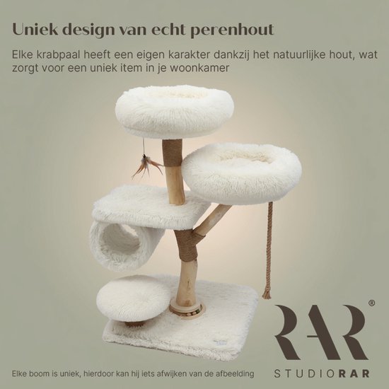 Unieke krabpaal van echt perenhout met off-white pluche ligbedden en speeltjes.