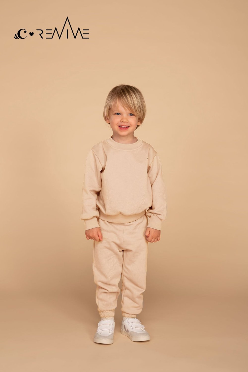 REVIVE x &C - Huispak Kinderen - Basic Model, Biologisch Katoen - Soft Beige - Maat 128 (7-8 jaar)