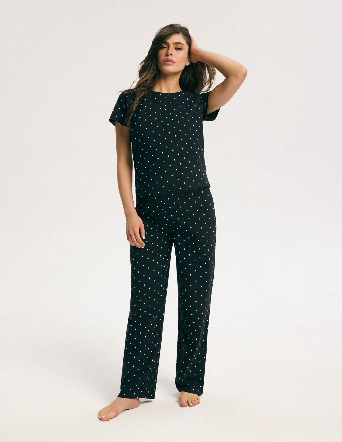 ESOTIQ Macchiato - Damespyjamaset - Zwart met witte stippen - Korte mouw - Lange broek Zwart;Wit