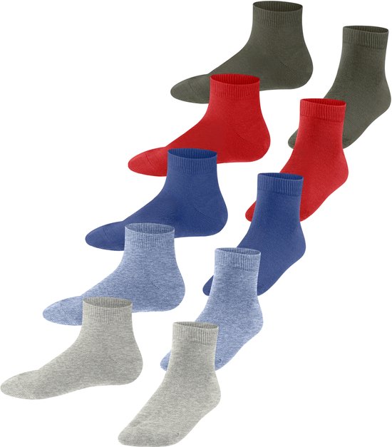 Vijf paar Esprit sneakersokken voor kinderen in grijs, blauw, rood en donkergroen op een witte achtergrond.