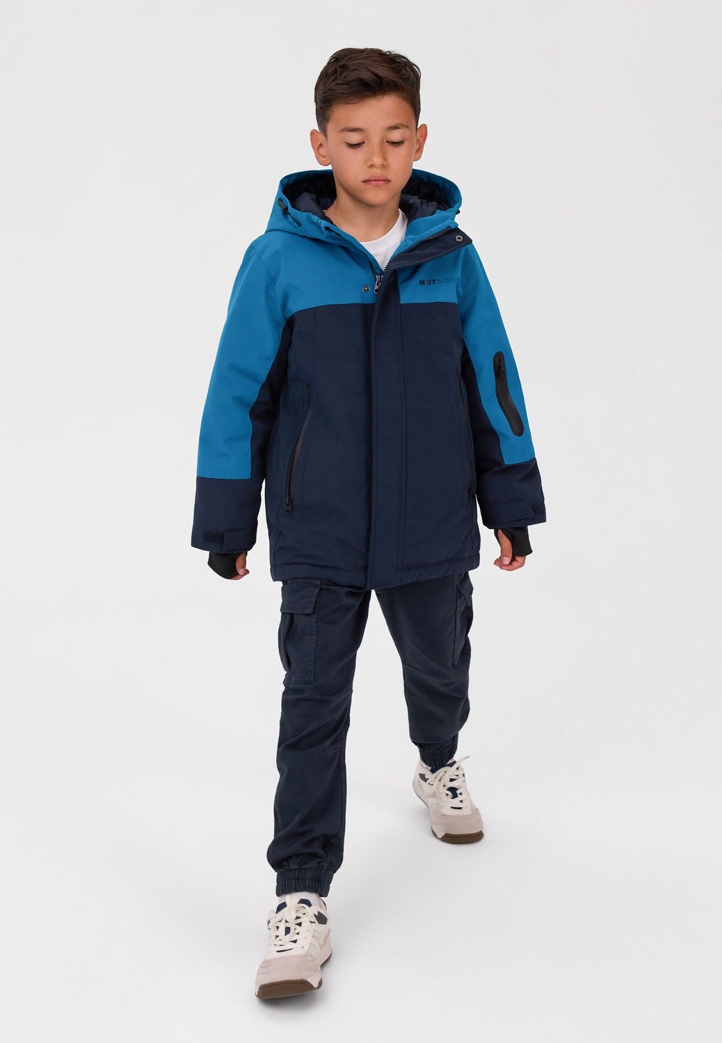 Minoti winterjas jongens – parka – kleurblokken – petrol en marineblauw