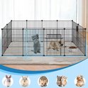 Zwarte metalen ren van 36 cm hoog met een kitten en een puppy, omringd door kleine dieren.