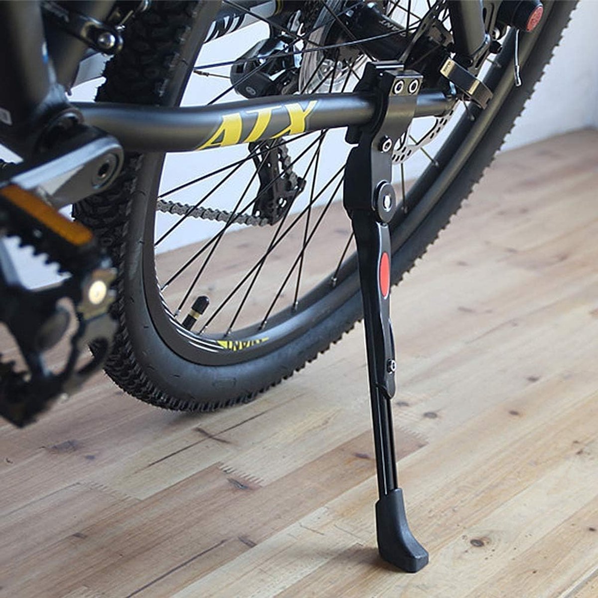 Fietsstandaard van aluminiumlegering, verstelbare fiets-zijstandaard met verborgen veerkrachtige vergrendeling, voor 24-29 inch lichtgewicht, middengewicht en cruiser-fietsen