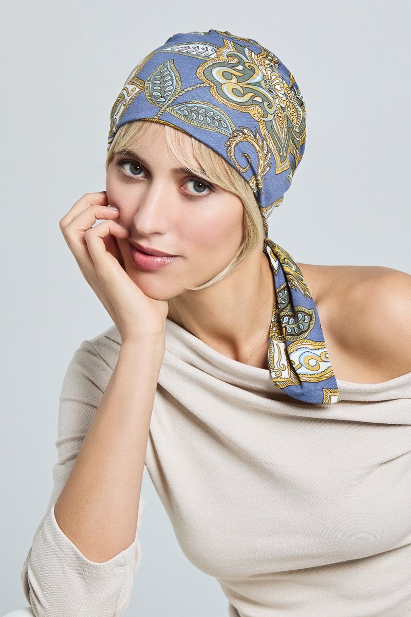 Gisela Mayer chemo turban Madrid - print - Lichtblauw