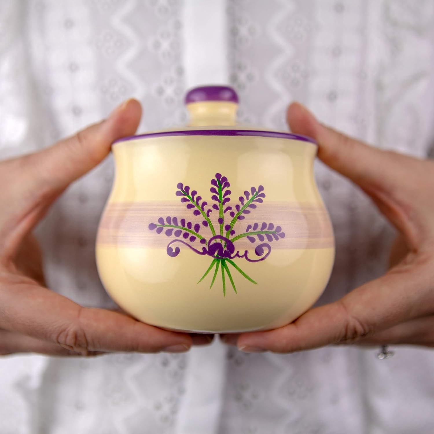 City to Cottage Lavendel Patroon Paars en Crèmekleur, Handgemaakte Handgeschilderde Keramische Suikerpot met Deksel, Jampot, Honingpot