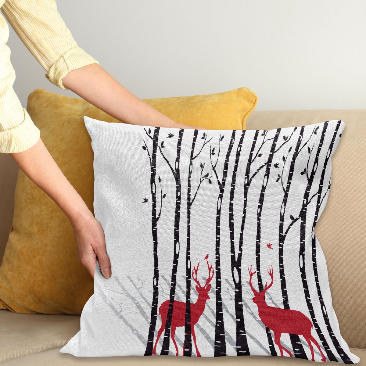ABAKUHAUS Antlers Sierkussenhoes, Hert Boom Bos Holiday Thema Flying Bladeren Tak Reindeer Winter Print, Decoratieve Vierkante Sierkussenhoes, 65 x 65 cm, Wit Rood