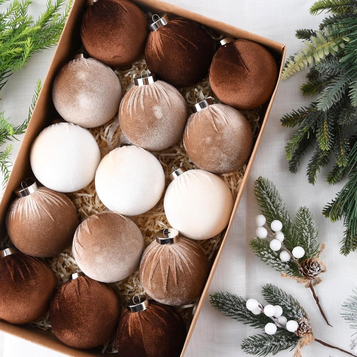 Bruine fluwelen kerstboomornamenten – 15-delige set onbreekbare ornamenten – Verschillende tinten bruin, neutraal en beige – 80 mm (3,15 inch) – foto 2