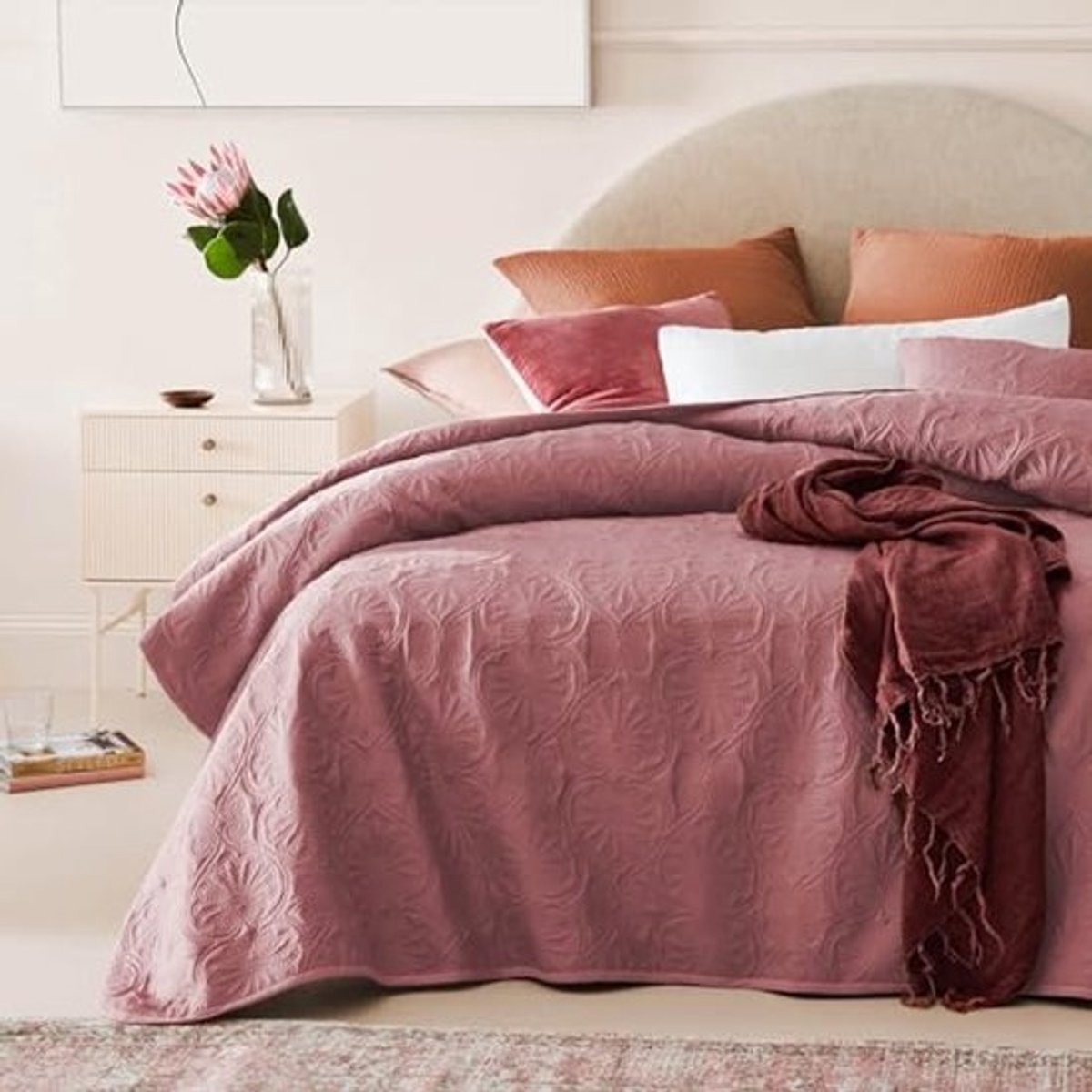 Elegante Roze Sprei 240 x 260 cm - Veelzijdige Woondeken voor Bed en Bank
