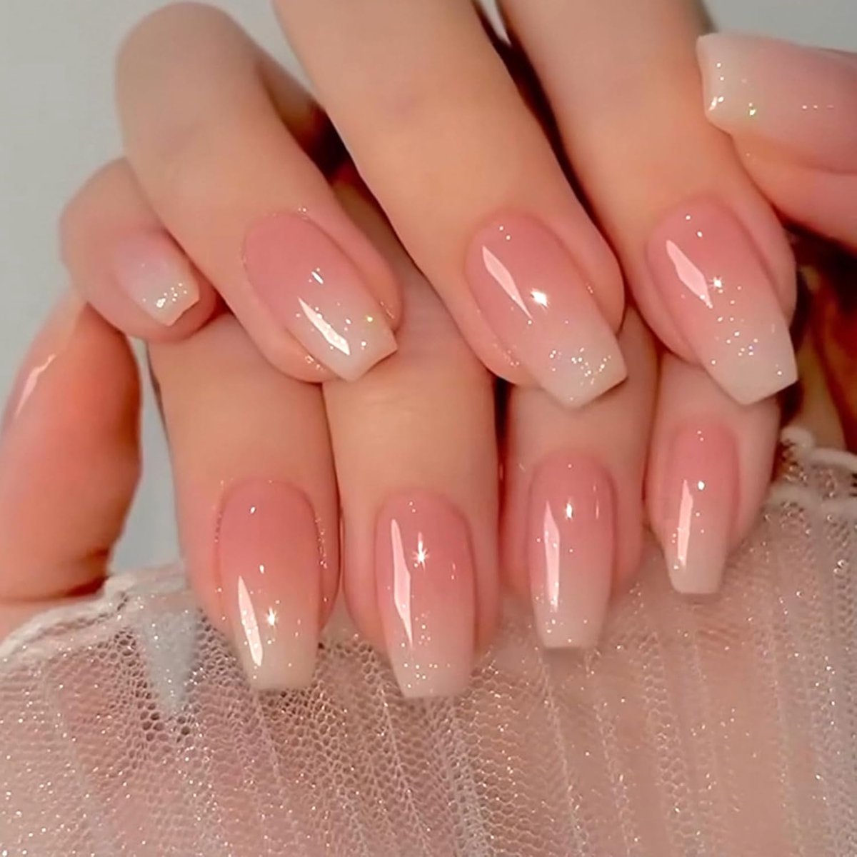 24 stuks Press on Nails Medium Kist, Nude Roze Verloop Nagels om op te plakken, Acryl Full Cover Kunstnagels om op te plakken, Ballerina Natuurlijke Valse Nagels voor Vrouwen Meisjes DIY