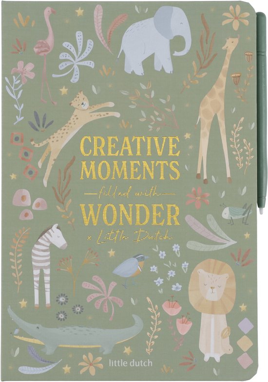 Groen notitieboek met 'Creative Moments filled with Wonder' in goudkleurige letters en Safari Friends illustraties. Groene pen ernaast.