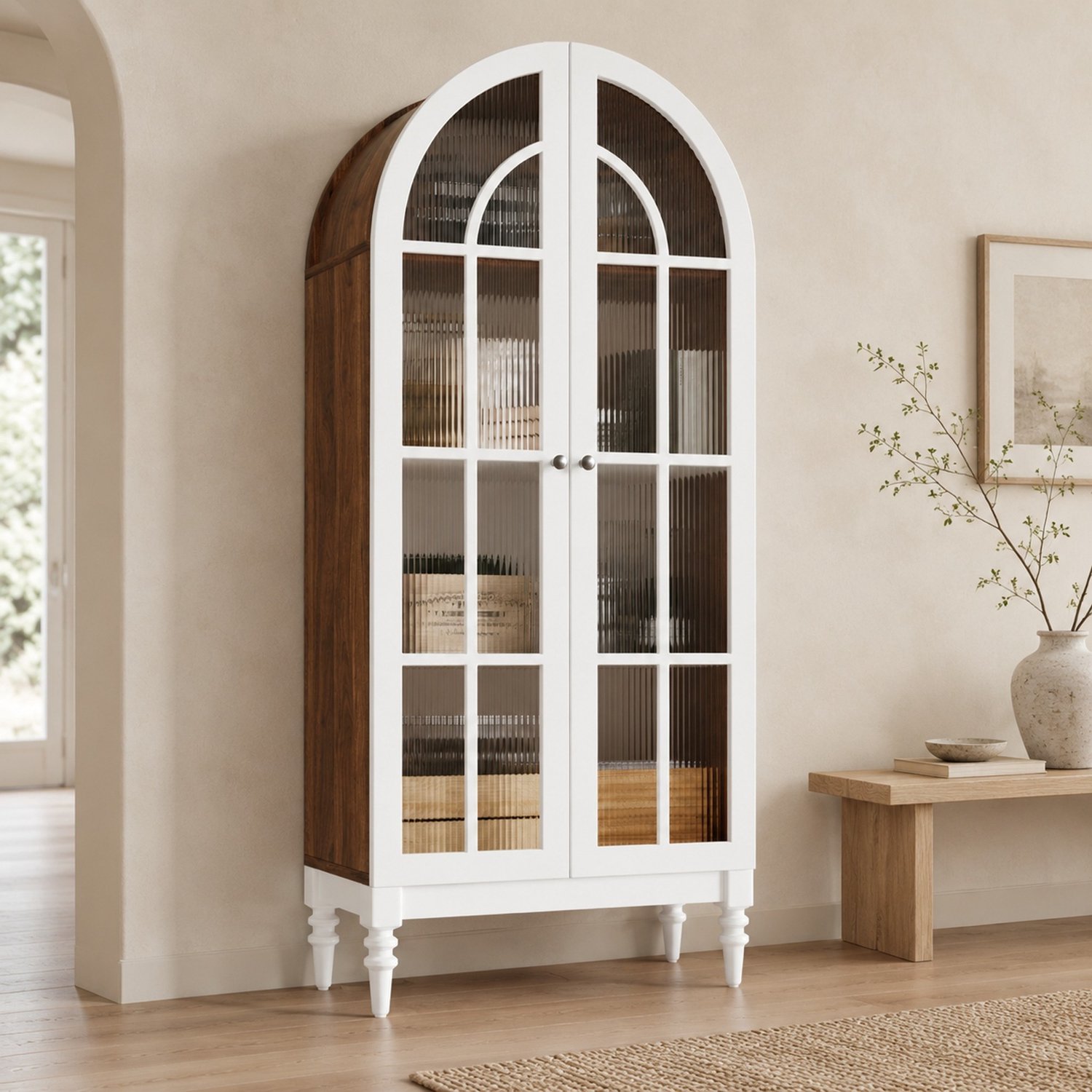 Wishdor Vitrinekast met boogvorm - Dubbele deuren met geribbeld glas - Drie legplanken en metalen knoppen - Vintage landelijke stijl - Eetkamer woonkamer hal - MDF en metaal - Wit - 76 x 38,5 x 165 cm
