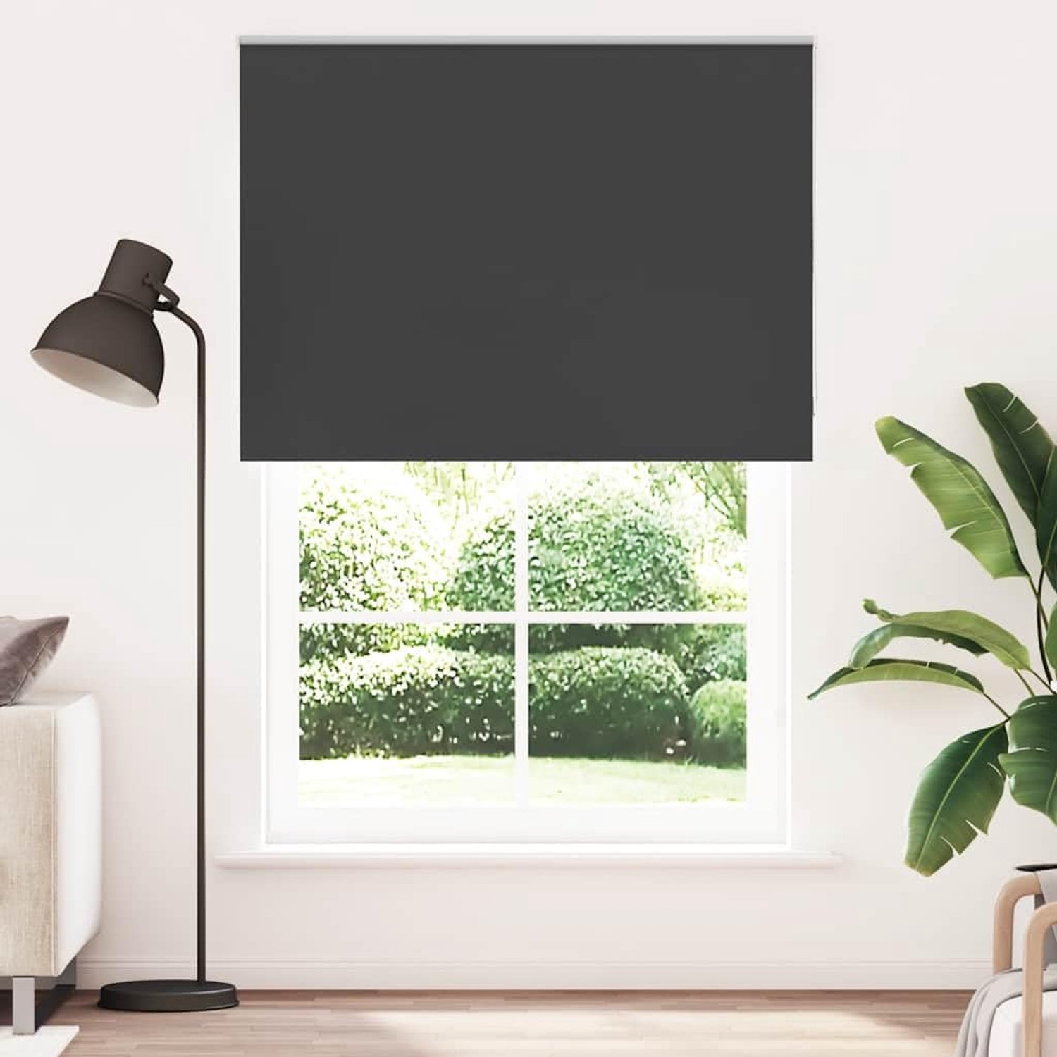Rolgordijn zwart 155x230 cm, stofbreedte 151,6 cm, van 100% polyester voor bescherming tegen inkijk en licht en warmteregulering, inclusief klemdragers