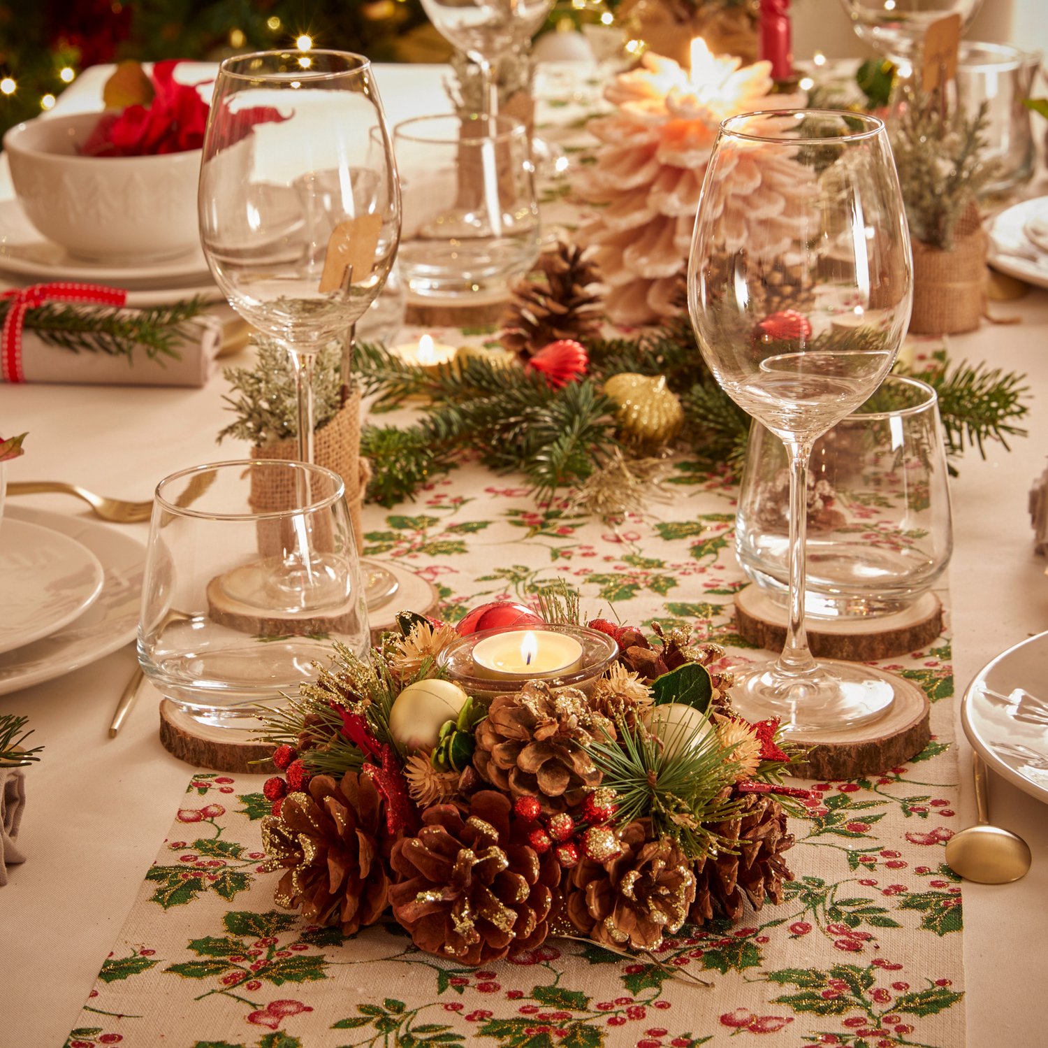 Feeric Christmas Kerststukje met kaarsenhouder - krans - rood tinten - natuur - 19 cm - tafeldecoratie - tafelornament – foto 4
