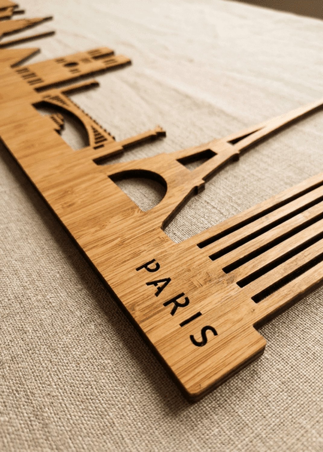 Houten Skyline Parijs | Wanddecoratie voor aan de muur | Bamboe | 70 x 14 cm
