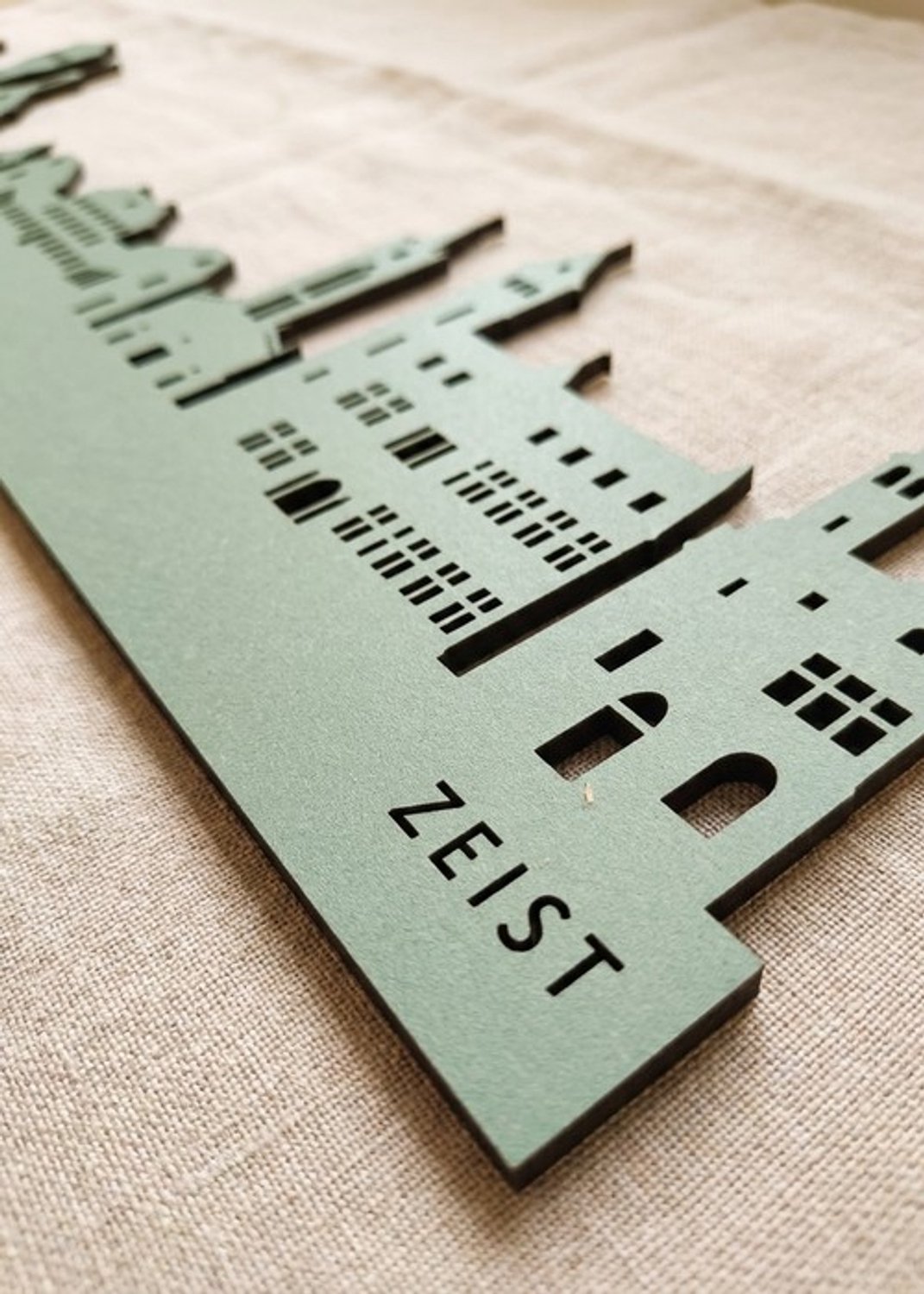 Houten Skyline Zeist | Wanddecoratie voor aan de muur | Groen MDF | 70 x 14 cm