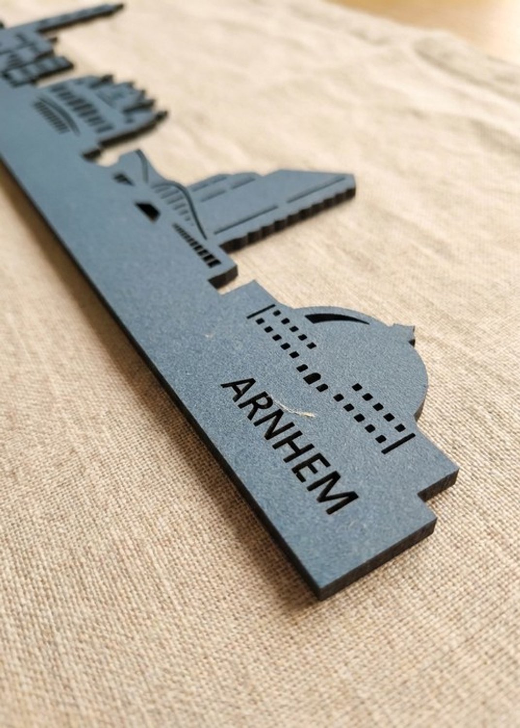 Houten Skyline Arnhem | Wanddecoratie voor aan de muur | Blauw MDF | 100 x 17 cm