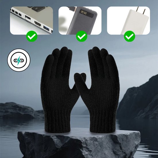 Zwarte verwarmde handschoenen tonen oplaadmogelijkheden via laptop, powerbank en adapter.