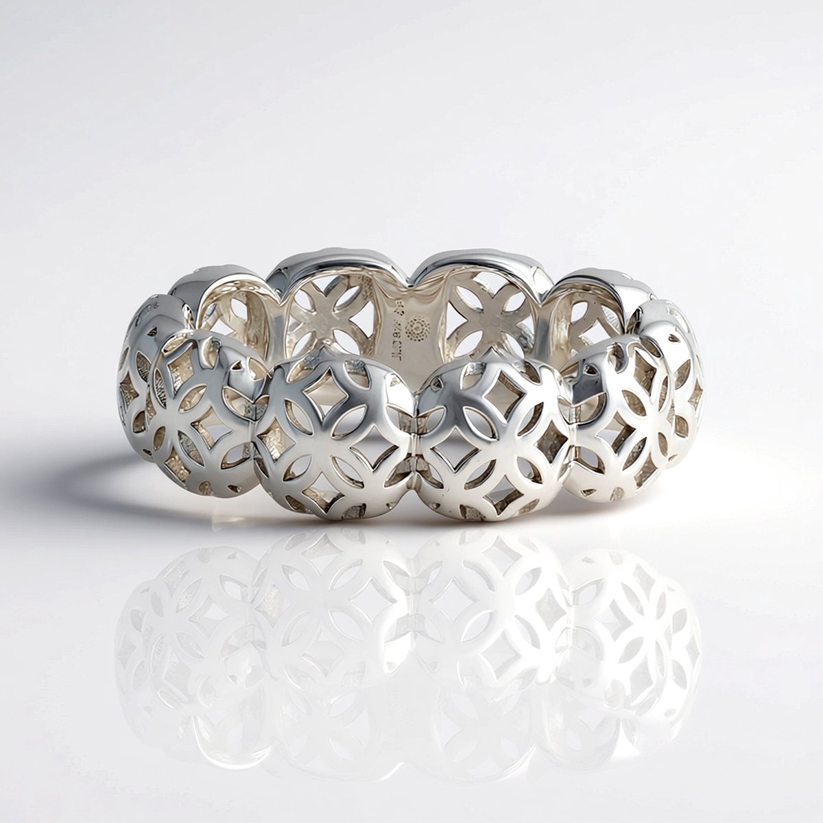 Cavill - Elegante Zilveren Ring Filigraan Design - 925 Sterling Zilver Gerhodineerd - Lichtgewicht 22x22 mm - Moderne Damesring - Stylish & Comfort