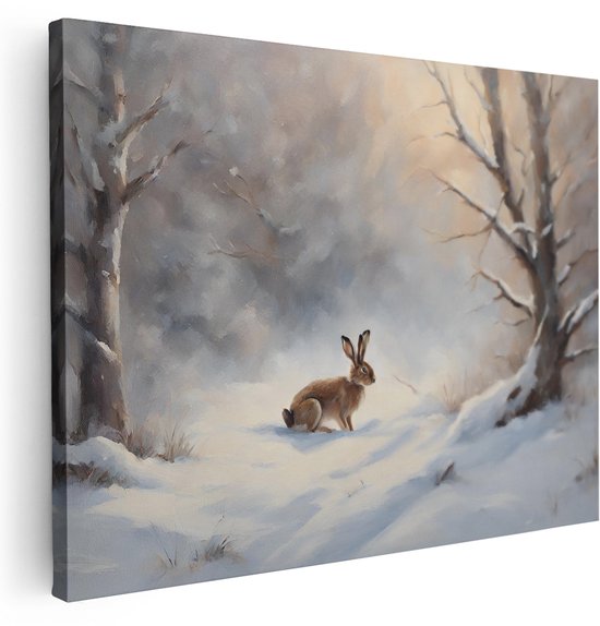 Tableau d'un lièvre brun dans une forêt enneigée avec une douce lumière matinale.