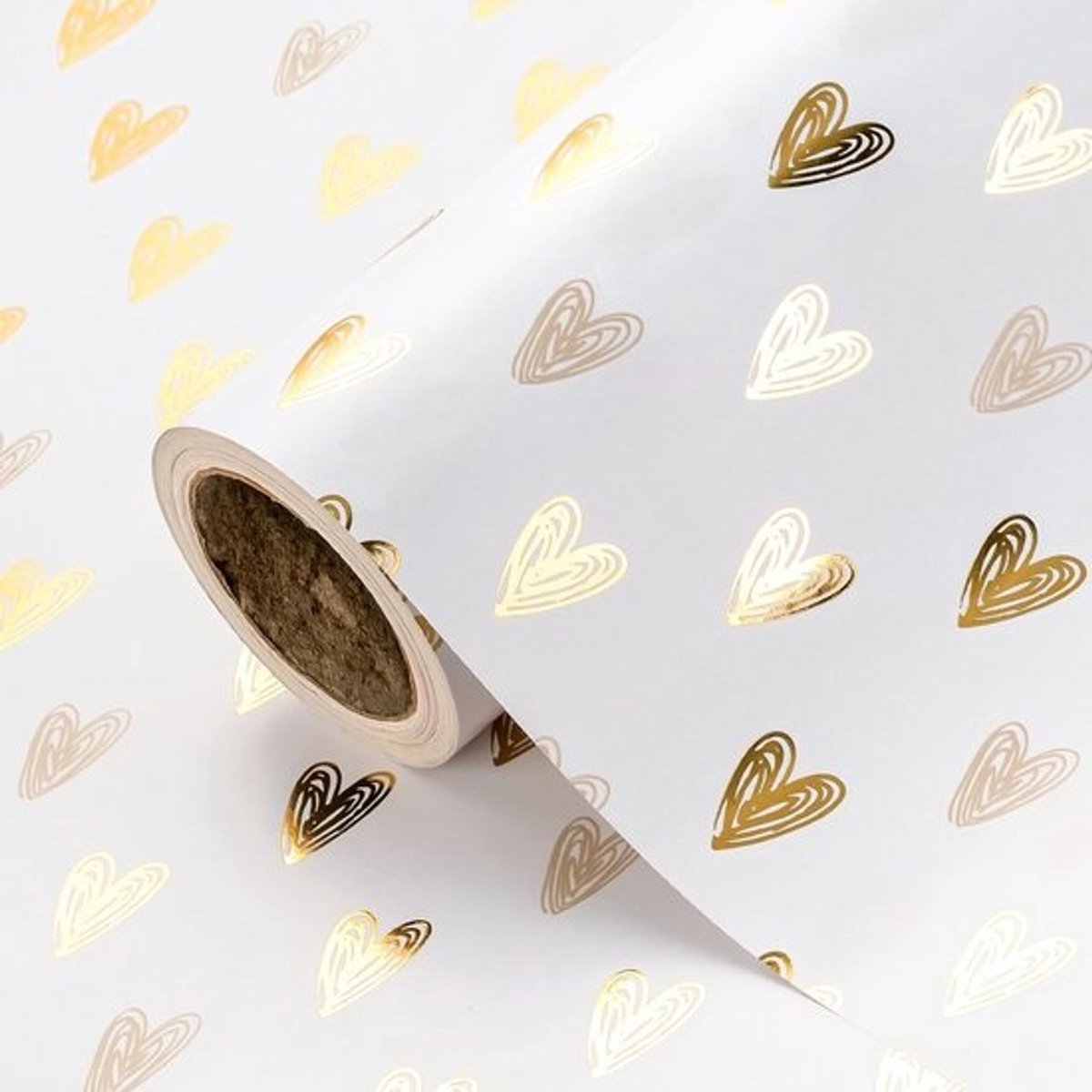 Hartjes Inpakpapier Rol - Mini Rol - 47 cm x 46 cm - Gouden Folie Design voor Valentijnsdag, Bruiloft, Verjaardag en Babyshower
