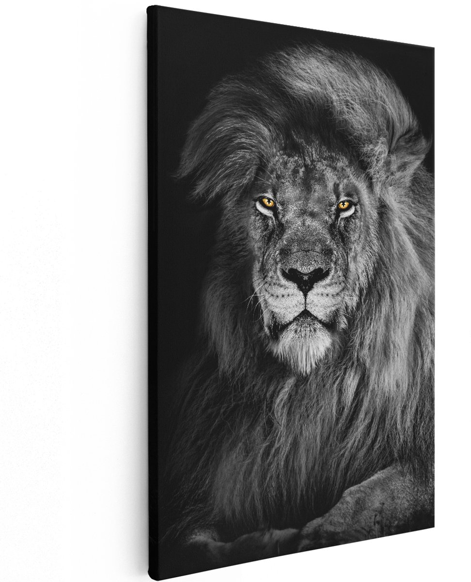 Artaza Canvas Schilderij Leeuw Met Oranje Ogen - Zwart Wit - 120x180 cm - Groot - Wanddecoratie Woonkamer - Schilderijen - Muurdecoratie