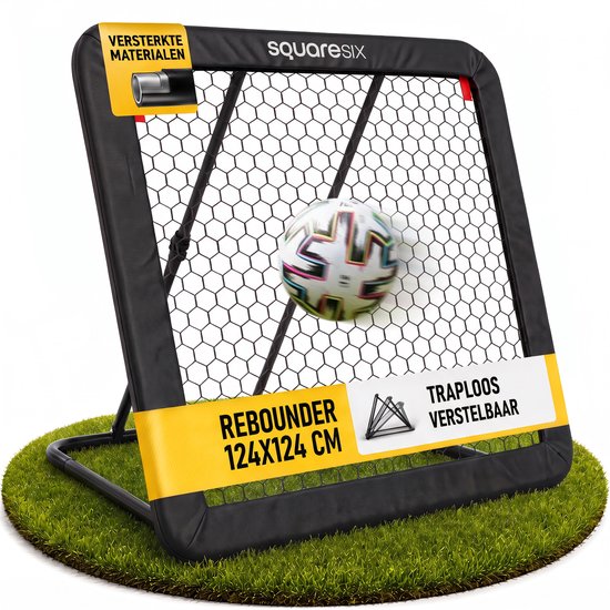 Een zwart voetbal rebounder 124x124 cm met een honigraatstructuur net, op gras. De tekst luidt 'Versterkte materialen', 'Rebounder 124x124 cm', 'Traploos verstelbaar'.